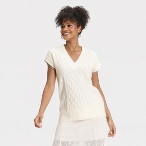 Universal Thread Women's Cable Sweater Vest Cream Size M